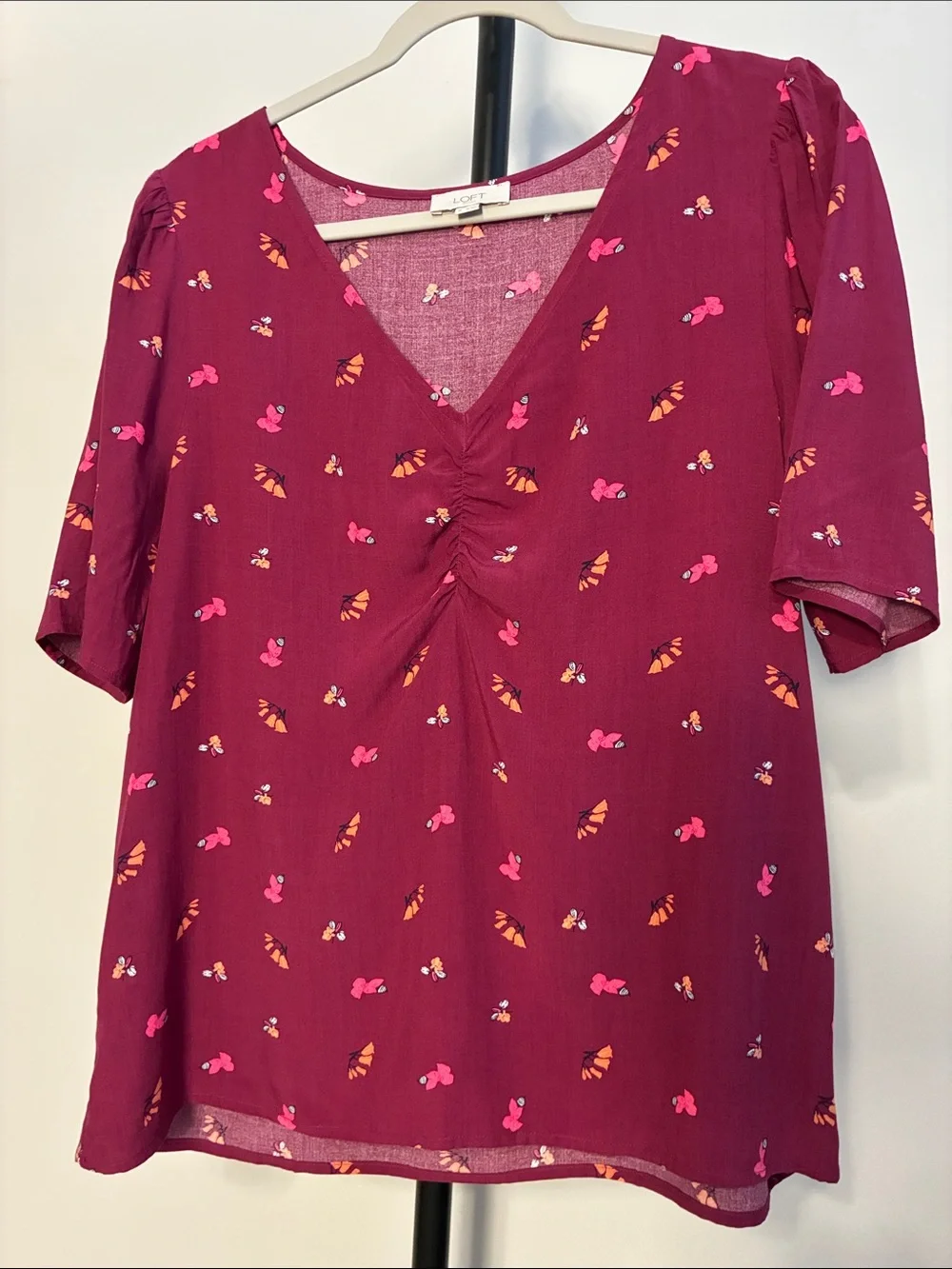 LOFT Top Purple V-Neck Short Sleeve Blouse Pink & Orange Floral Medium